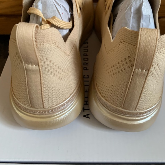 Nwb APL techloom breeze sneakers - Picture 2 of 3